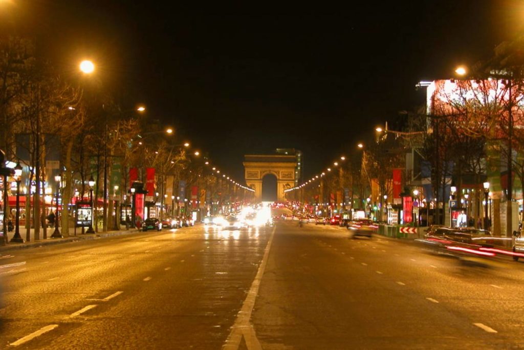 Paříž v noci