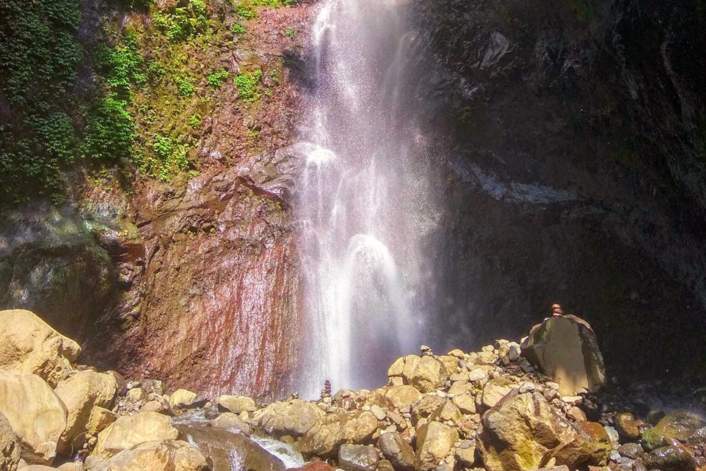 Vodopád v džungli na Bali