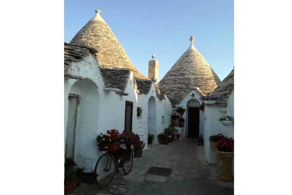Typické domečky Trulli v Alberobello v Itálii