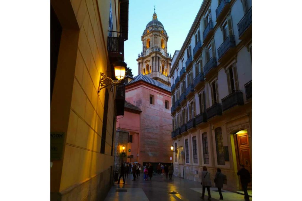 Málaga večerní ulice