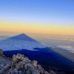 Stín sopky Teide při východu slunce