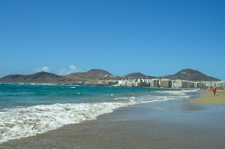Nádherná pláž Las Canteras na ostrově Grancanaria