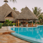 Bazén u resortu na Zanzibaru