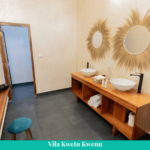 Koupelna v českém hotelu na Zanzibaru