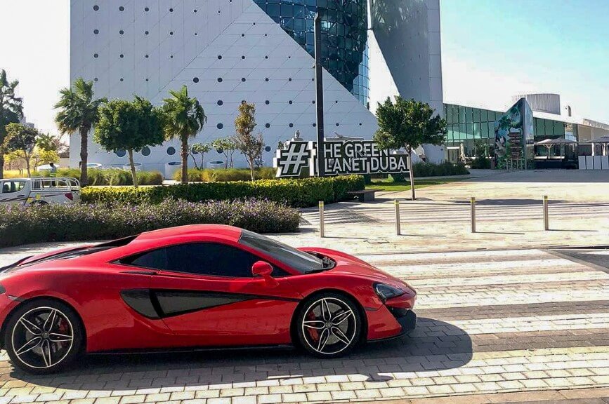 Luxusní auto v Dubaji