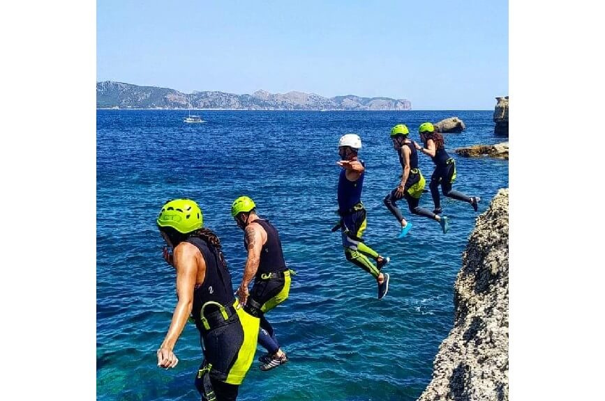 Mallorca skok z útesu