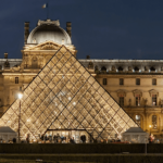 Louvre v Parizi