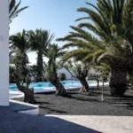 Garáž je součástí vily na Lanzarote