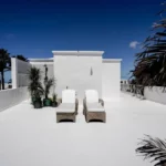 Lehátka u vily na Lanzarote