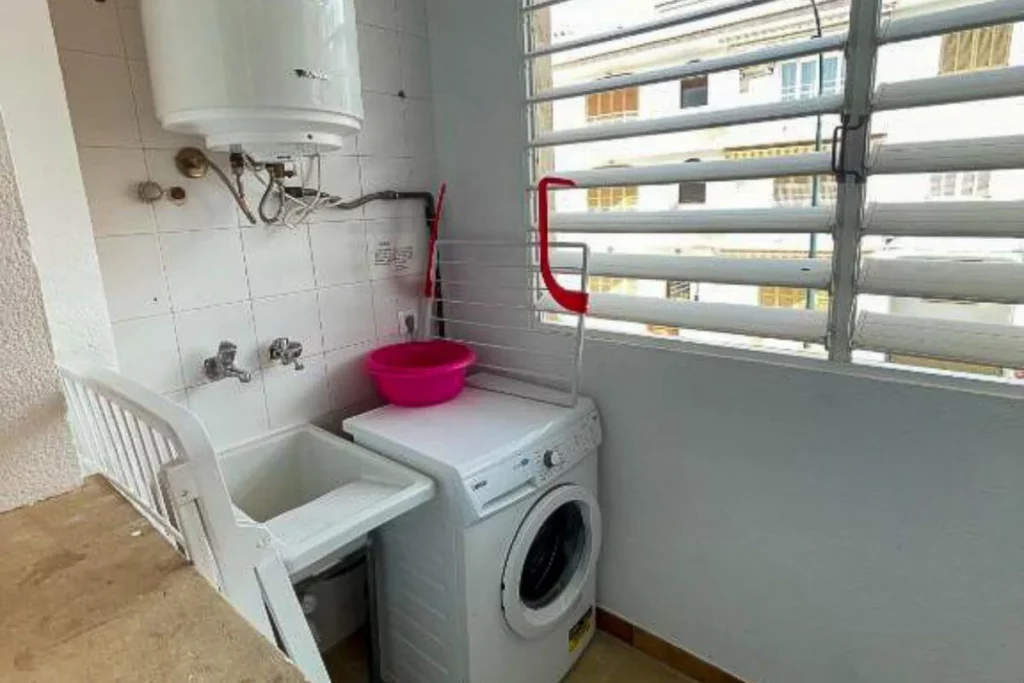 Součástí apartmánu na Mallorce je i pračka