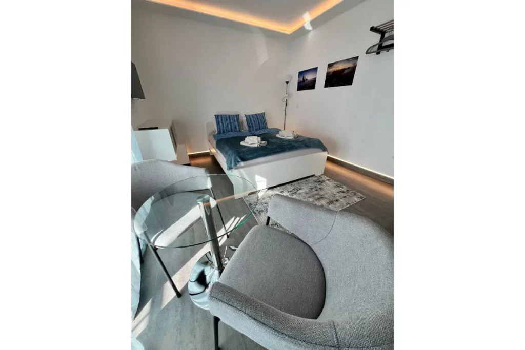 Odpočinkový prostor v útulném apartmánu