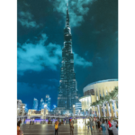 Burj Khalifa v Dubaji za tmy