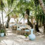 Zahradní restaurace v resortu na Srí Lance
