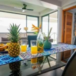 Jídelní stůl Vila na Seychelách