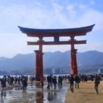Průvodce Tokio, torii brána Miyajima